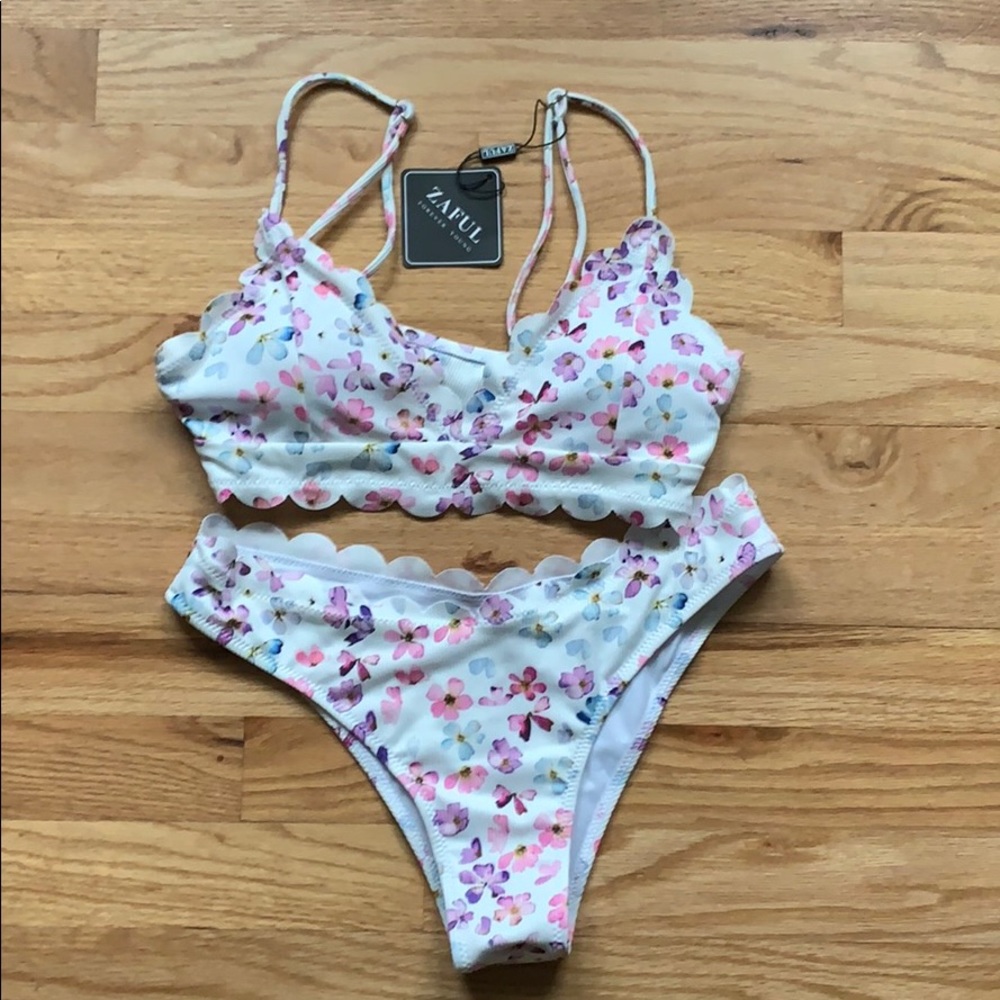Brand new bikini never worn